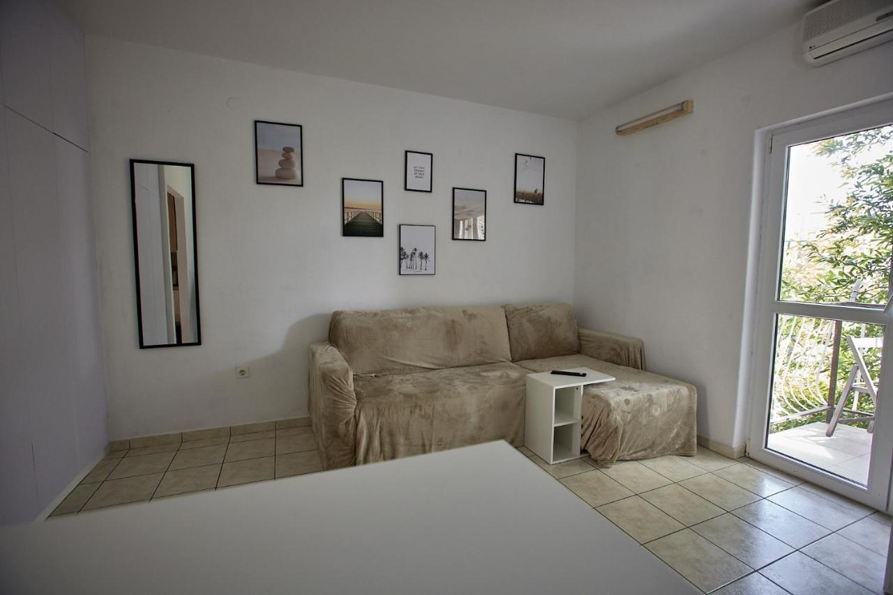 Apartment L&l